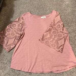 Umgee Mauve Lace Sleeve Blouse